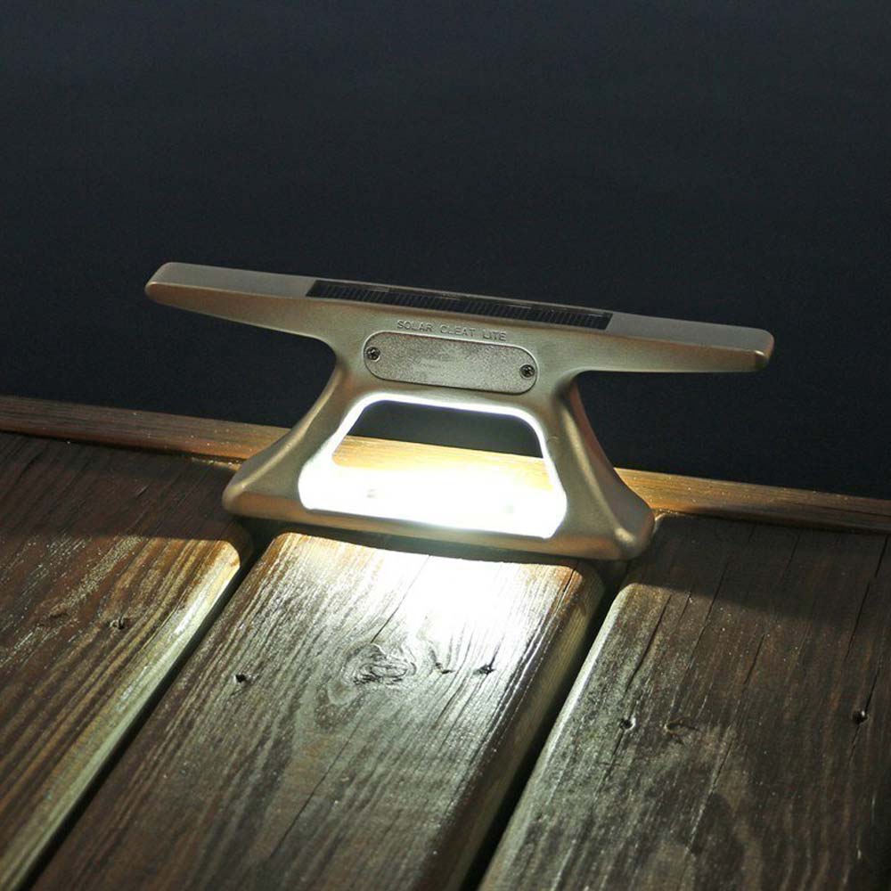 10 inch aluminum solar-cleat light