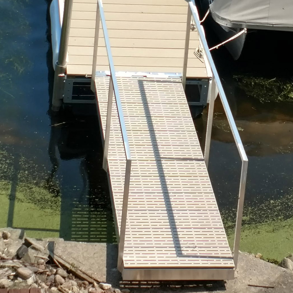 CRD Ramp with Aluminum Railings and Titan Decking